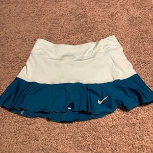 Size small, Nike